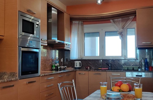 Kanelion House | Holiday Home 'Villa Elida' with Private Terrace, Wi-Fi and Air Conditioning