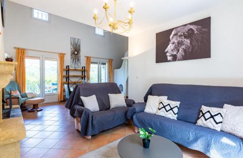 Plage de la Garonnette House | Holiday Home Villa Les 4 B by Interhome