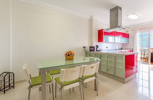 La Orotava House | Holiday Home 'Villa Teide' with Sea Views, Private Terrace and Wi-Fi