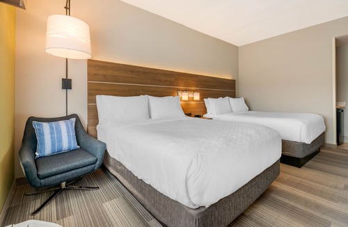 Ruskin Hotel | Holiday Inn Express & Suites Ruskin by IHG