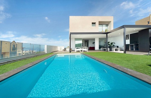 Adeje Villa | Holiday Villa 'Tulio Homme 2' with Sea Views, Private Pool and Wi-Fi