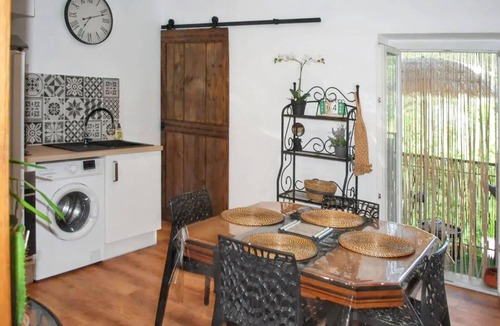 Nyons Apartment | Homerez - Apartment in Nyons