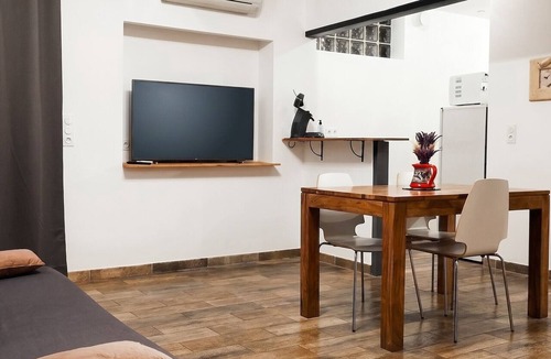 Orange Apartment | Homerez - Apartment Orange