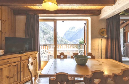 Champagny-en-Vanoise Ski Chalet | Homerez - Chalet in Champagny-en-Vanoise