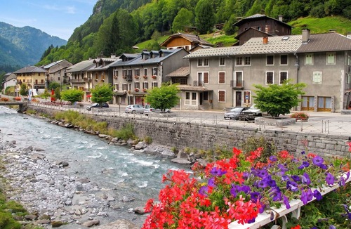 Sixt-Fer-a-Cheval Ski Chalet | Homerez - Chalet Sixt-Fer-à-Cheval, mountain view