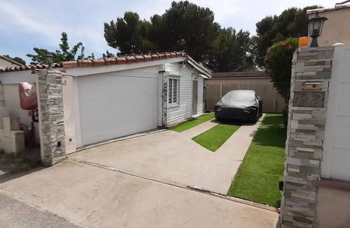 Le Castellet Ski Chalet | Homerez - Chalet in Le Castellet