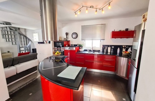 Ollioules Villa | Homerez - Elegant Villa in Ollioules + Private Pool