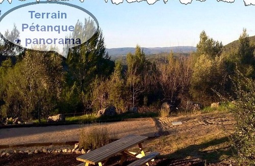 Taradeau House | Homerez - House for 10 ppl. with swimming-pool, garden and terrace at Taradeau