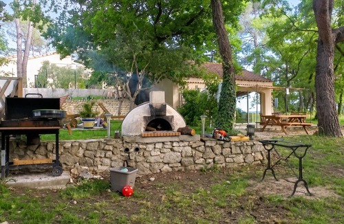 Velleron House | Homerez - House in Velleron with garden & pool