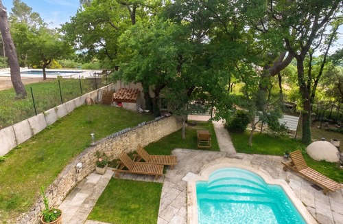 Velleron House | Homerez - House in Velleron with garden & pool