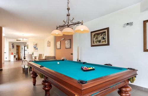 Adeje Villa | Homerez - Large villa with swimming pool and garden