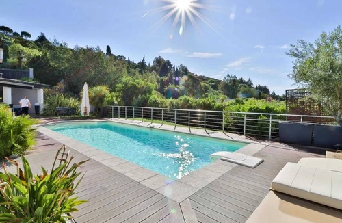 Cavaliere Villa | Homerez - Luxurious Villa in Cavalaire-sur-Mer with Pool