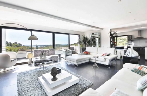 Cavaliere Villa | Homerez - Luxurious Villa in Cavalaire-sur-Mer with Pool