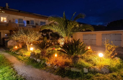 Giens Apartment | Homerez - Studio - Hyères