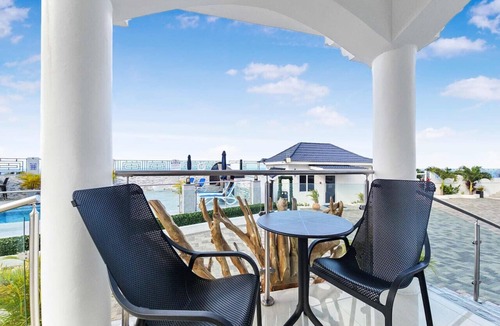 St.Bran's Burg Condo | Hospitality Expert BTS 7: Pool & Bar