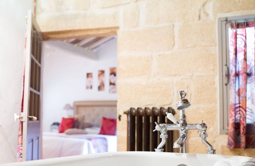 Collias Hotel | Hostellerie Le Castellas