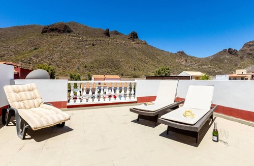 Santiago del Teide Apartment | Hot Tub & Mountain View
