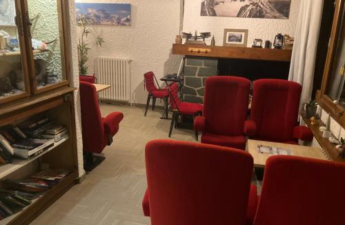 Saint-Gervais-les-Bains Hotel | Hotel La Chaumière Garage Moto gratuit À 150 m de la gare SNCF et TMB
