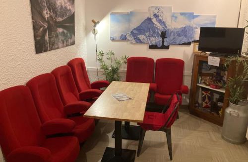 Saint-Gervais-les-Bains Hotel | Hotel La Chaumière Garage Moto gratuit À 150 m de la gare SNCF et TMB