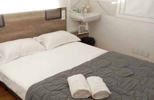 Frontignan Hotel | Hotel Thania