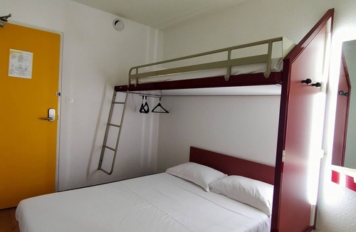 Frontignan Hotel | Hotel Thania
