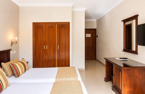 Puerto de la Cruz Hotel | Hotiday Tenerife Norte