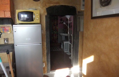 Volvic House | House 2 pers Volvic parc des Volcans, shady garden. Comfortable 70 m² .