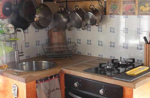Volvic House | House 2 pers Volvic parc des Volcans, shady garden. Comfortable 70 m² .