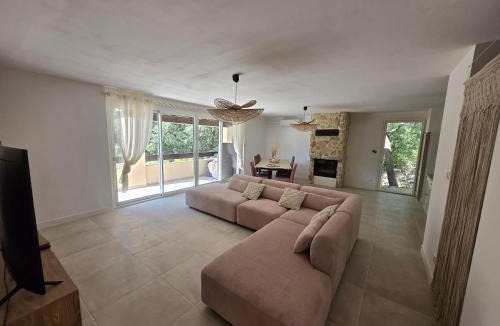 Auriol Villa | House 20