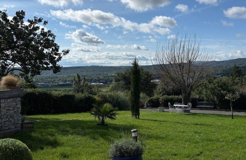 Enval House | House air conditioning Jacuzzi & private garden