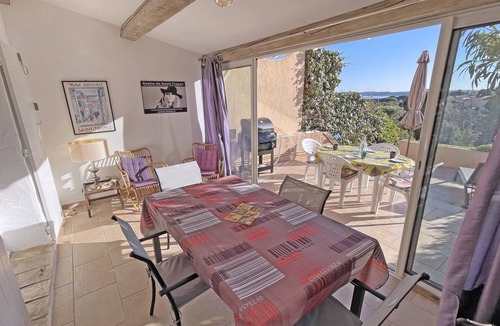 Sainte-Maxime House | House for 4 people - Sea view - Swimming pool - Air conditioning - WiFi - Near beach - Sainte Maxime