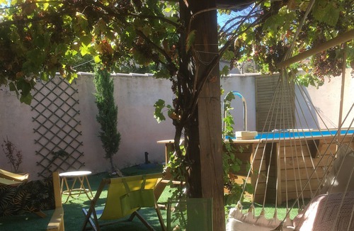Jonquerettes Villa | House in Provence near Avignon for 4 people pets welcome