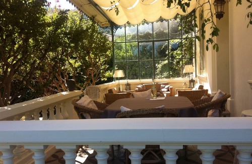 Sollies Pont Villa | House of character with swimming pool on large garden, close to the sea.