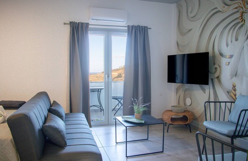Agia Pelagia House | House of Harmony Suites | Mira