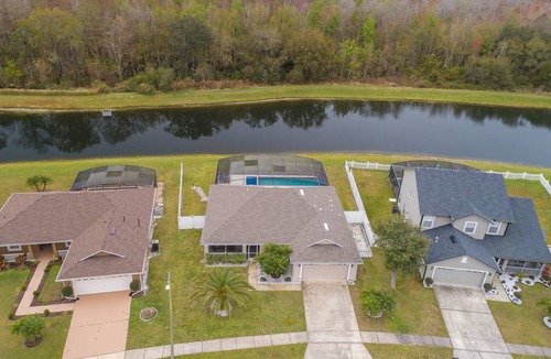 Crescent Lakes House | House of Views Villa