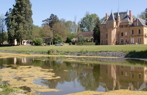 Varenne-Saint-Germain Cottage | house private swimming pool, possibility 32 personnes with the dependances