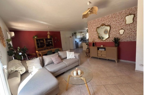 Carnoules House | House with Jacuzzi in the Var. 24km beach