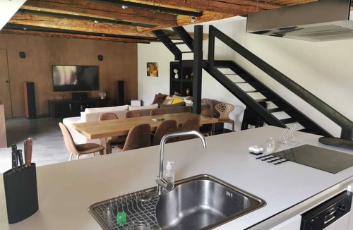 Cuers House | House with swimming pool and garden 4 bedrooms 8 pers. large living room 2 bathrooms