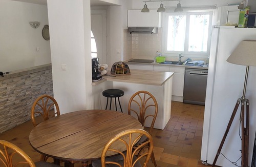 Gareoult Villa | House with view for 8 people in Provence 30mm from the sea