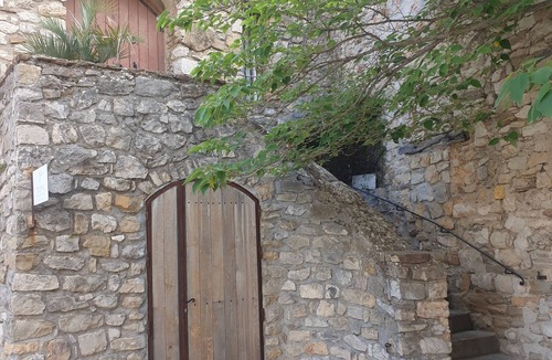 Village of Castellet Apartment | howling, a house in the ramparts
