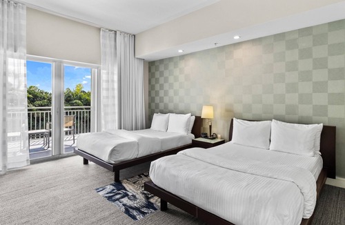 Doral Condo | Huge 3 Bedroom/4 bath Villa Miami