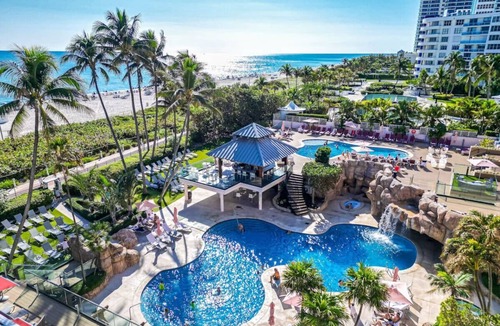 Mid Beach Condo | Huge Beachfront Lux Condo 2400sqft 5 Bedroom 5 Bathroom with Ocean and Bay Views