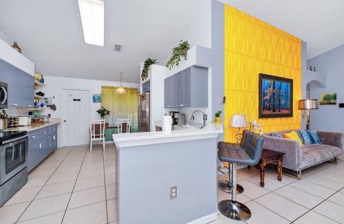 Thousand Oaks Villa | Hummingbird Haven With Lake Views, 6 Bed - 4.5 Bath
