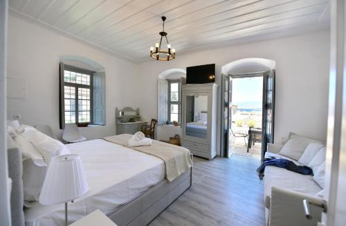idhra Apartment | Hydra Art Suites