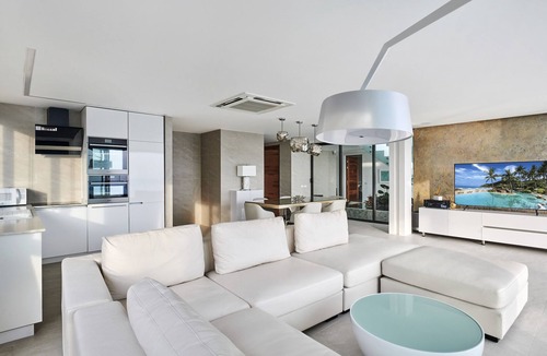 Chaweng City Center Villa | ICON Luxury Private Villa, located at Chaweng-Noi and has everything to offer