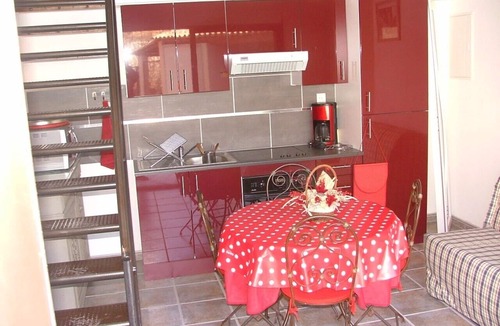 Velleron Cottage | IDEAL FOR A COUPLE OR FAMILY STAY /HEATED POOL /CLIM /PRES LUBERON