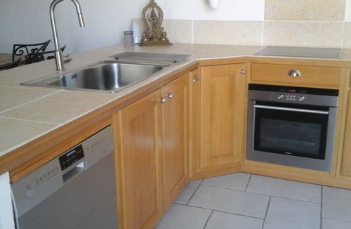 Lancon-Provence House | In a quiet location between Aix and Marseille. Provence. Beach 10 km away, with no buildings directly across from the property