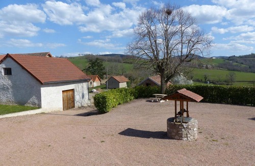 Arfeuilles Cottage | Independent house with garden, pets allowed, near Vichy