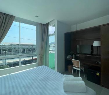 Chalong Hostel | Investing in Phuket