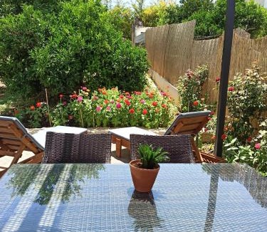 Perama Apartment | Irene's Garden